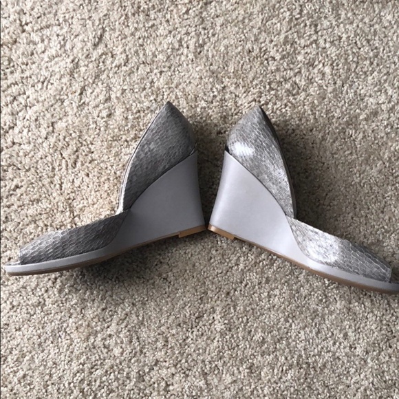 Calvin Klein gray wedge size 9.5 - Picture 2 of 7